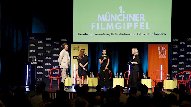 1. Münchner Filmgipfel | Christoph Gröner (Leiter FILMFEST MÜNCHEN), Adele Kohout (Leiterin DOK.fest München), Moni Haas (Geschäftsführerin Filmstadt München e.V.), Christina Wolf (Moderatorin BR) © Kurt Krieger