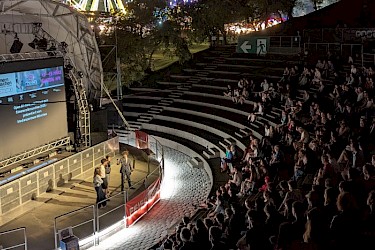 flimmernundrauschen-theatron-original.jpg